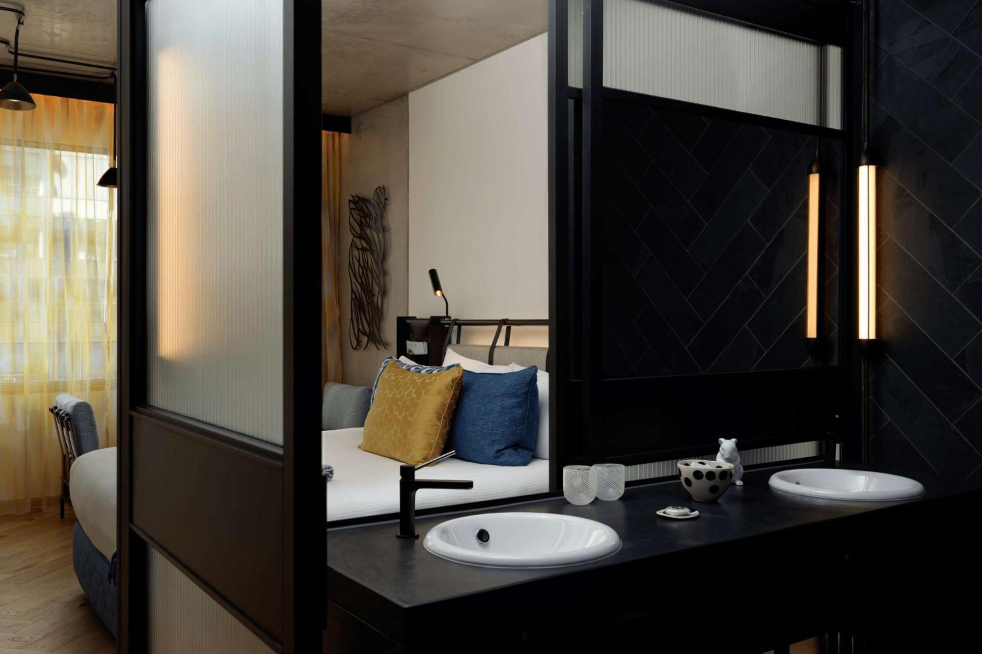 Hotel Qt Melbourne City Exterior foto Bathroom