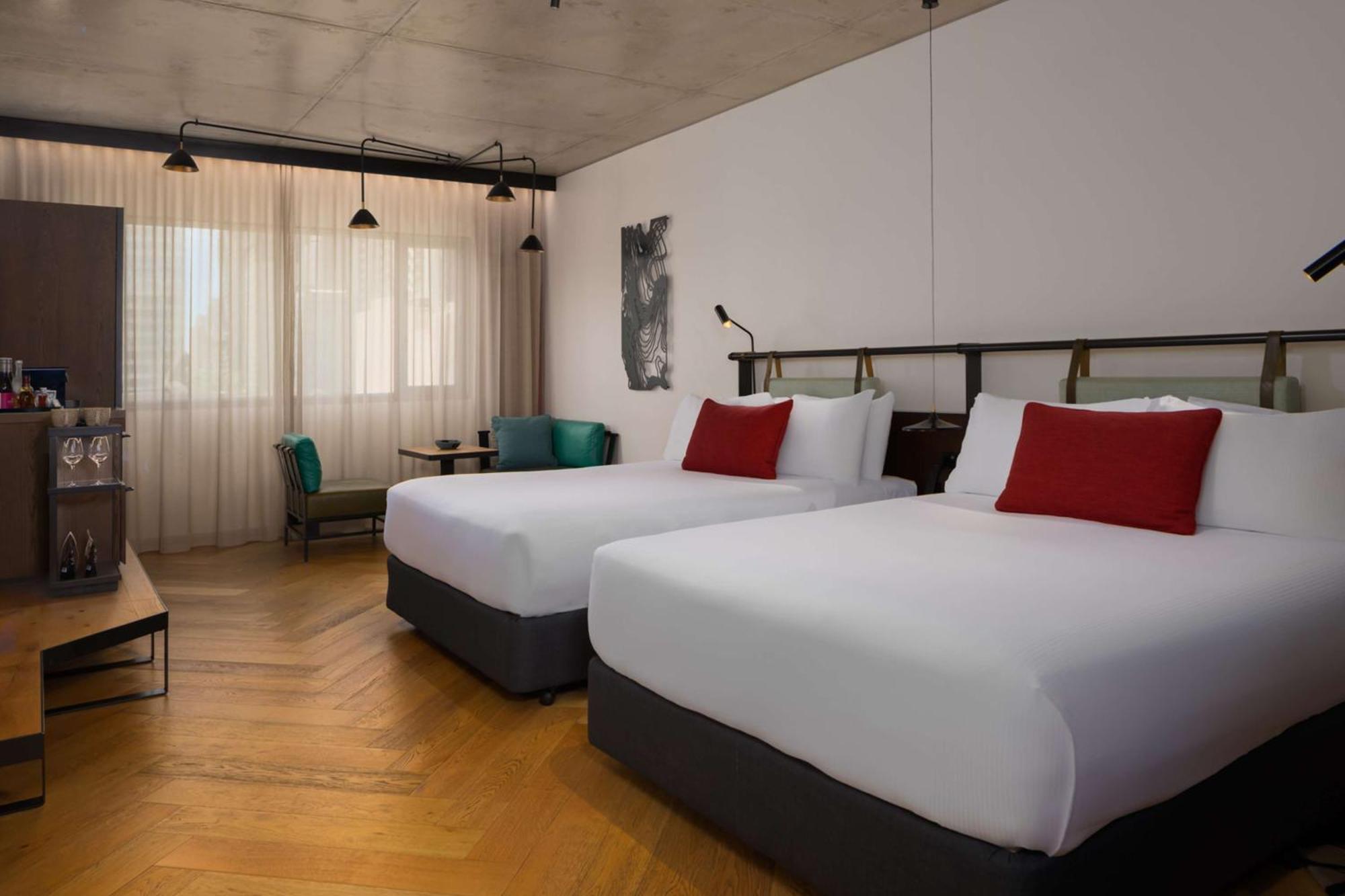 Hotel Qt Melbourne City Exterior foto A room at the hotel